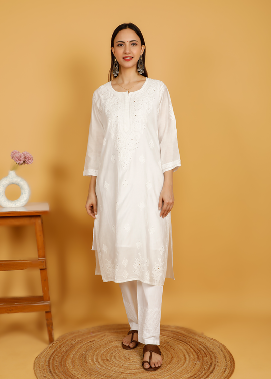 MOHIITO PURE MALMAL MUKAISH WHITE LUCKNOWI CHIKANKARI  KURTA